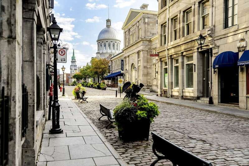 Montréal: Old Town Small Group Guided Walking Tour - Key Points