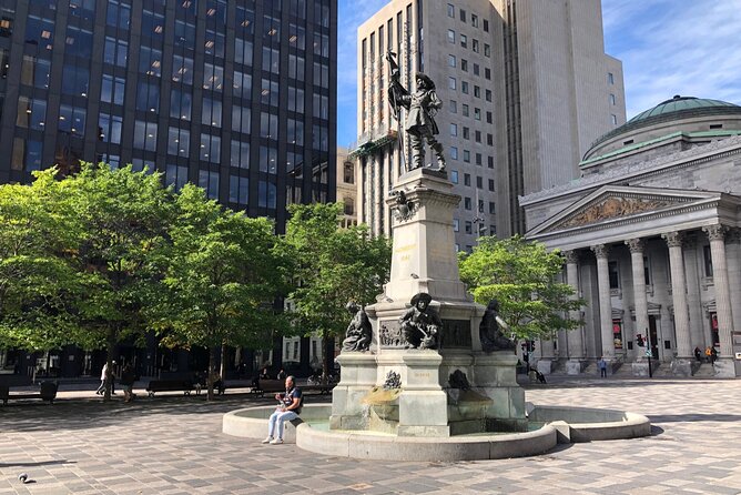 Montréal Scavenger Hunt and City Highlights Walking Tour - Discover Key Montreal Landmarks