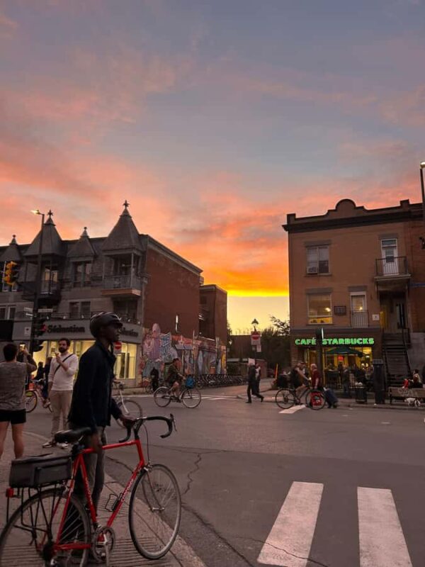 Montreal: Secondhand Shopping Tour with a Local - Accessibility and Group Size