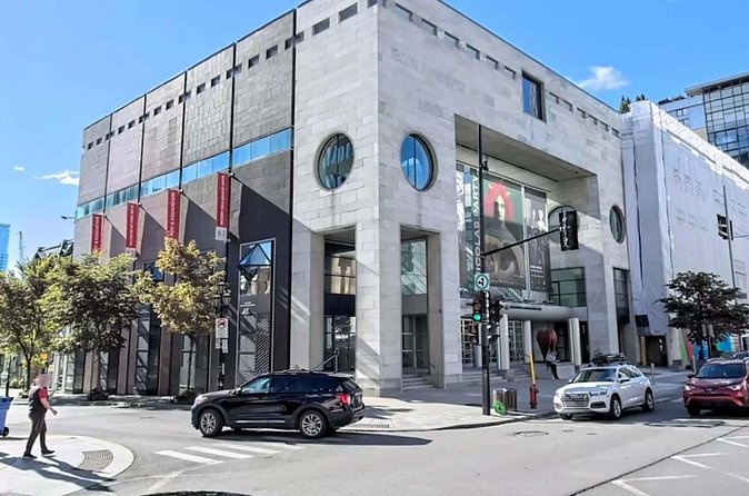 Montreal's Golden Square Mile: A Self-Guided Audio Tour - The John Lennon and Yoko Ono Bed-in Venue