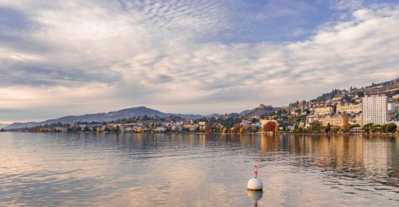 Montreux: Express Walk with a Local in 60 minutes - Exploring Lakeside Promenades and Scenic Views