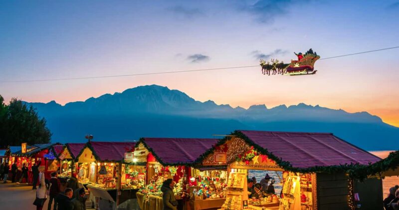 Montreux Noël Walk - Private Christmas Tour + Glühwein Mug - Exploring Montreux Old Town and Its Historic Buildings