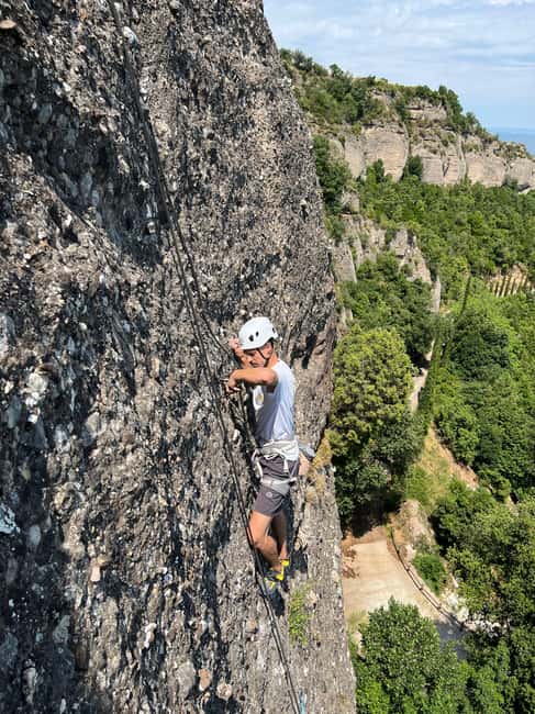 Montserrat: Climbing initiation near Barcelona - Discover the Unique Climbing Experience in Montserrat