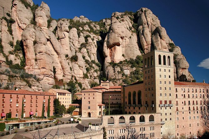 Montserrat Half Day with Cable Car and Easy Hike from Barcelona - The Cable Car Ride: A Thrilling Mountain Ascent