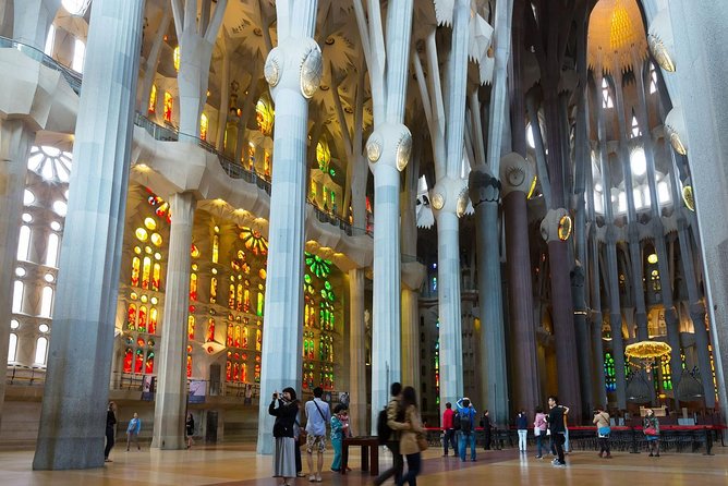 Montserrat Monastery and Sagrada Familia Tour with Liquor Tasting - The Sagrada Familia Guided Tour and Its Highlights