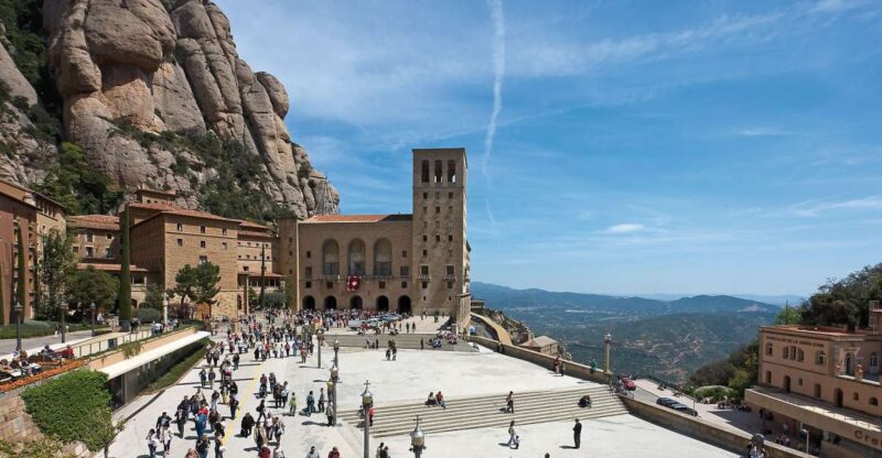 Montserrat: Private Half-Day Tour from Barcelona - Discover the Montserrat Private Half-Day Tour from Barcelona