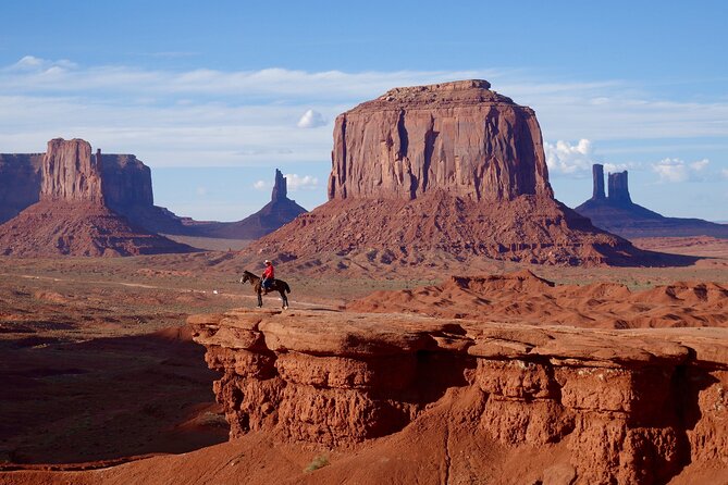 Monument Valley 4x4 Tour - Cultural Engagement and Music Demonstration