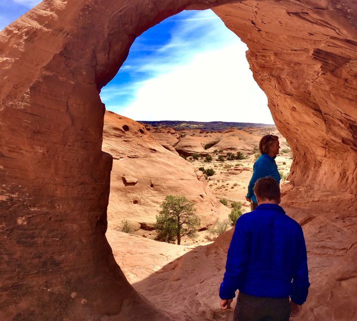 Monument Valley and Mystery Valley Full-Day Tour - Cultural Insights and Live Music Performances