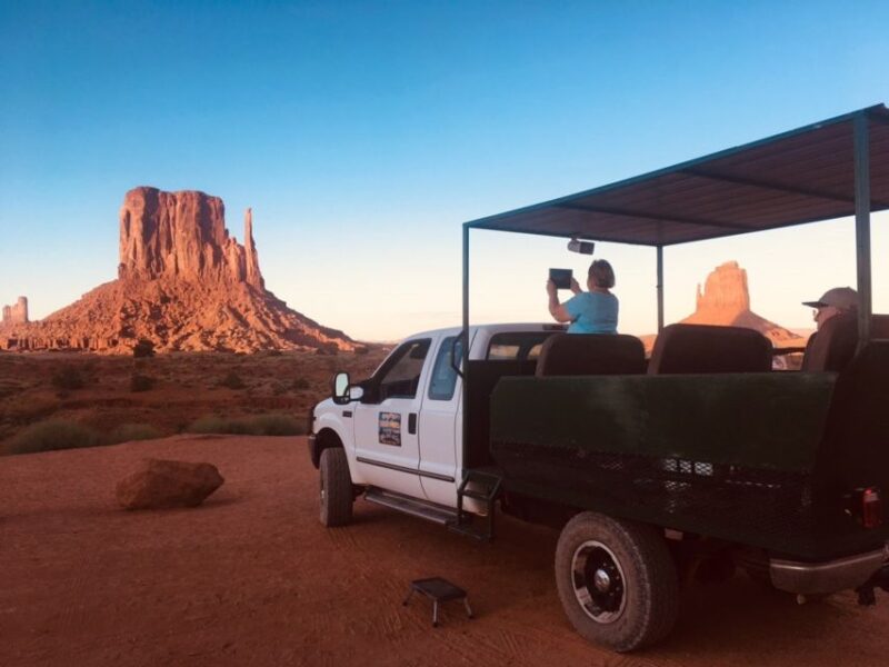 Monument Valley: Highlights Tour with Backcountry Access - The Importance of the Navajo Guide