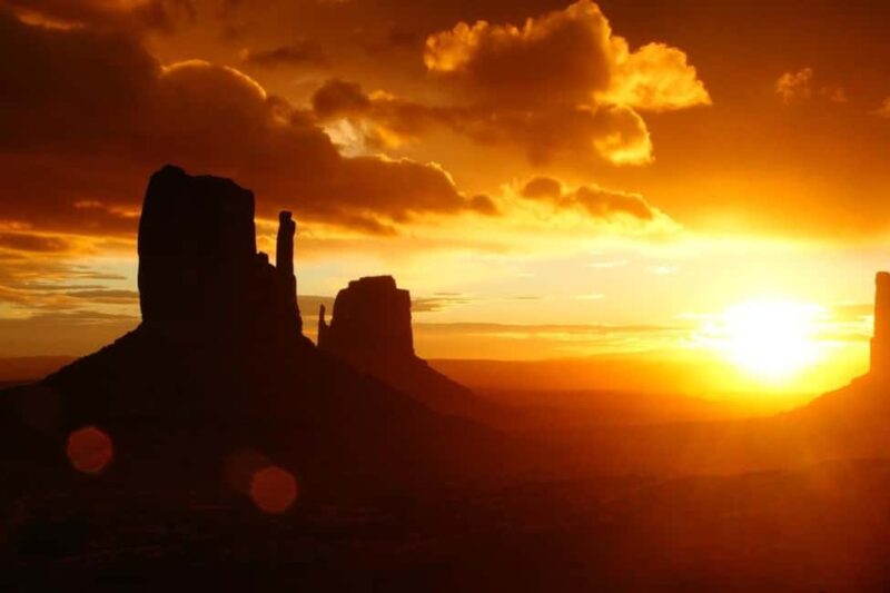 Monument Valley: Sunrise or Sunset Tour with Navajo Guide - Key Points