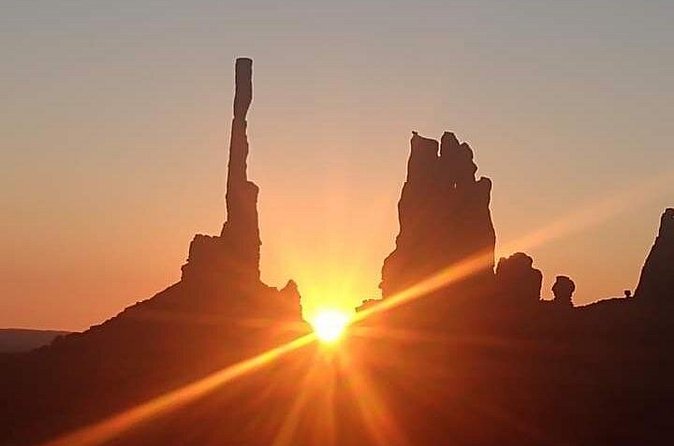 Monument Valley's 3.0 Hours Cultural Tour - Iconic Landmarks: Ear of the Wind and Totem Pole