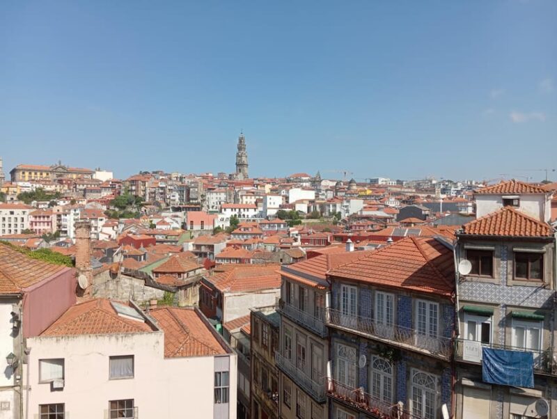 Monumental and historical Oporto with the Stock Exchange Palace - Key Points