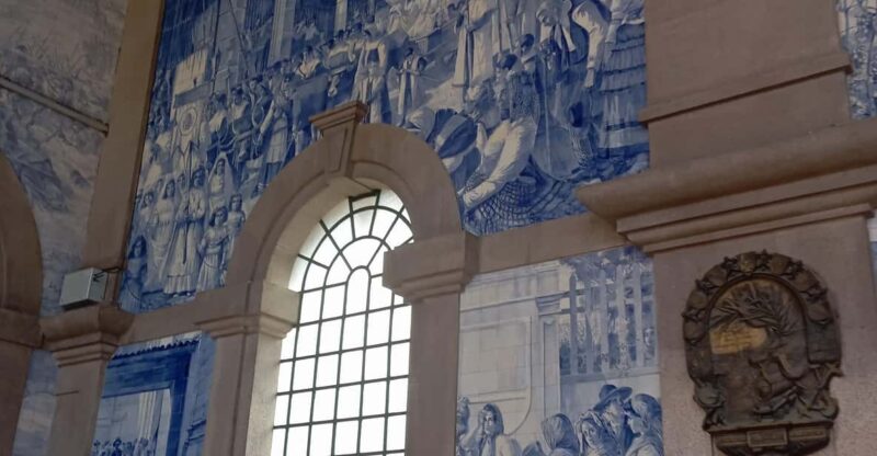 Monumental and historical Oporto with the Stock Exchange Palace - Inside the Palacio de la Bolsa and Its Architectural Grandeur