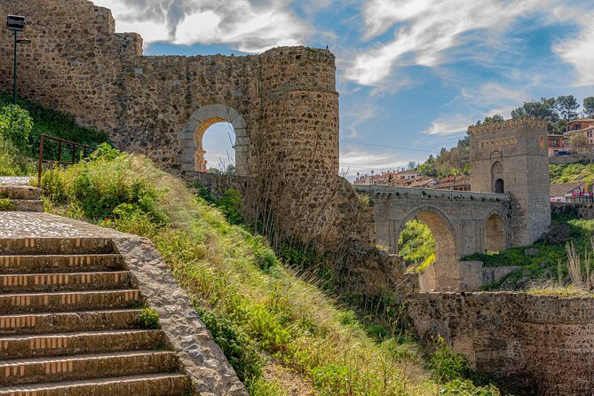 Monumental Toledo! Guided tour from Madrid with the Cathedral - Guided Tour of Toledo’s Historic Center