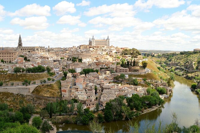 Monumental Toledo! Guided tour from Madrid with the Cathedral - Santa María la Blanca Synagogue Interior Visit