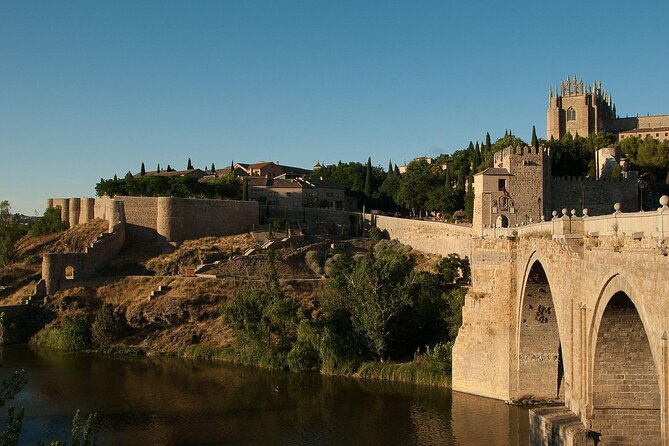 Monumental Toledo! Guided tour from Madrid with the Cathedral - Guided Tour of the Primatial Cathedral of Toledo