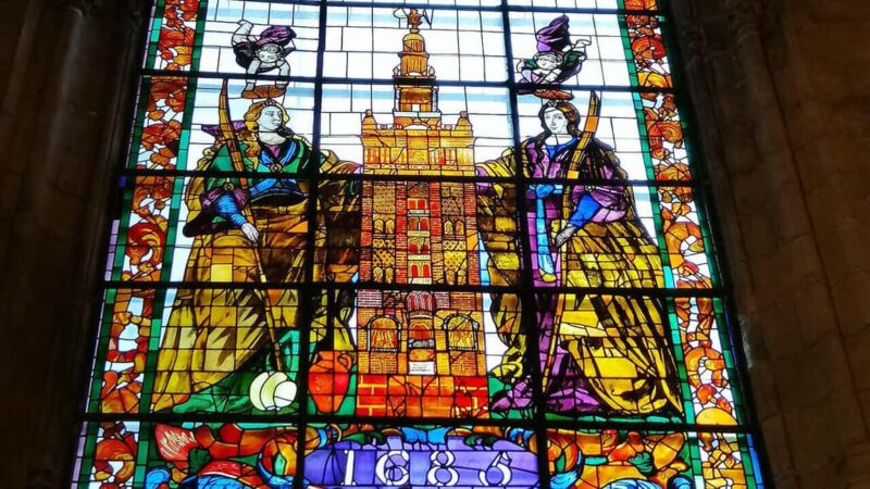 Monumental Tour: The Essence of Seville: Royal Alcázar and Cathedral - Inside the Royal Alcázar: A Palace of Cultures and Gardens