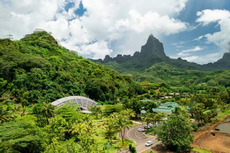 Moorea Highligts: Blue Lagoon Shore Attractions and Lookouts - Visiting Robinsons Cove and the James Cook Monument