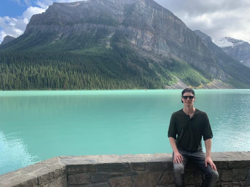 Moraine Lake and Iconic Sights of the Rockies Private Tour - Visiting the Iconic Lakes of the Canadian Rockies