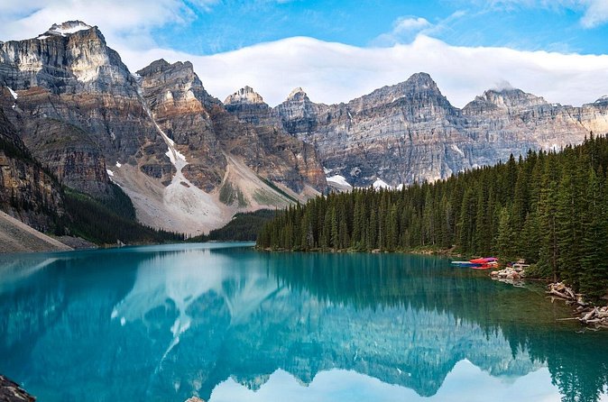 Moraine Lake and Lake Louise Private Premium Day Tour - Scenic Return via Morant’s Curve