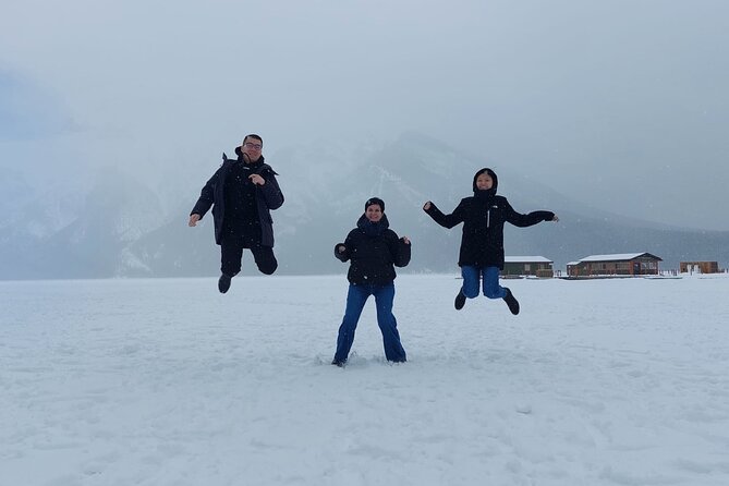 Moraine Lake - Banff Private Tour for groups - Guide Expertise and Positive Interactions