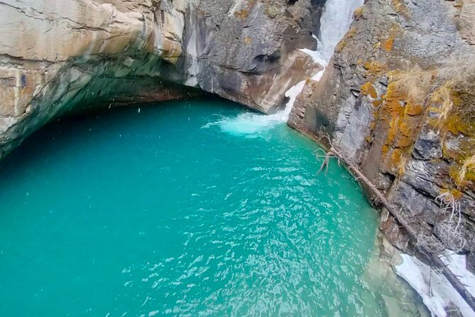 Moraine Lake, Lake Louise, Johnston Canyon, Banff from Calgary - Tour Guides and Personalized Experience