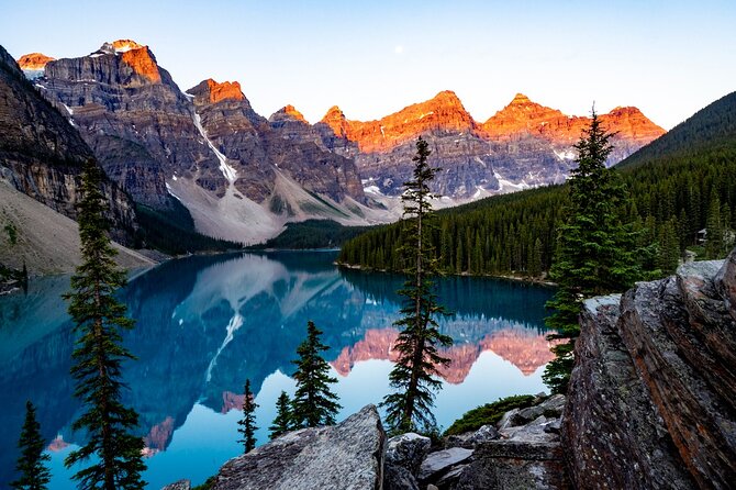 Moraine Lake Sunrise(2hrs) & Lake Louise(2hrs) from Canmore/Banff - Guided by Knowledgeable and Friendly Experts