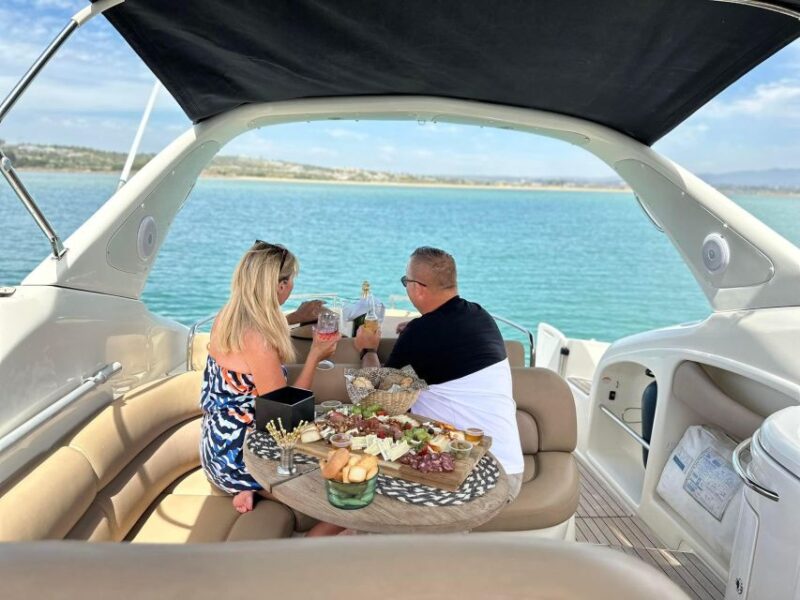 Morning/Afternoon Luxury Yacht Cruise with Drinks and Snacks - Key Points