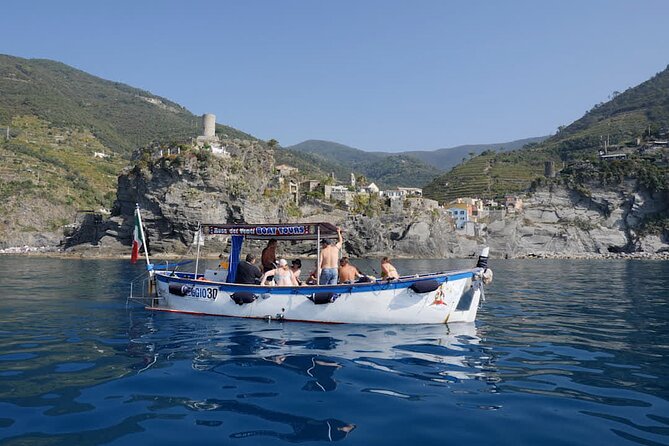 Morning Boat Tour to Cinque Terre with breakfast and brunch - Stops at Vernazza, Manarola, and the Cinque Terre from the Water