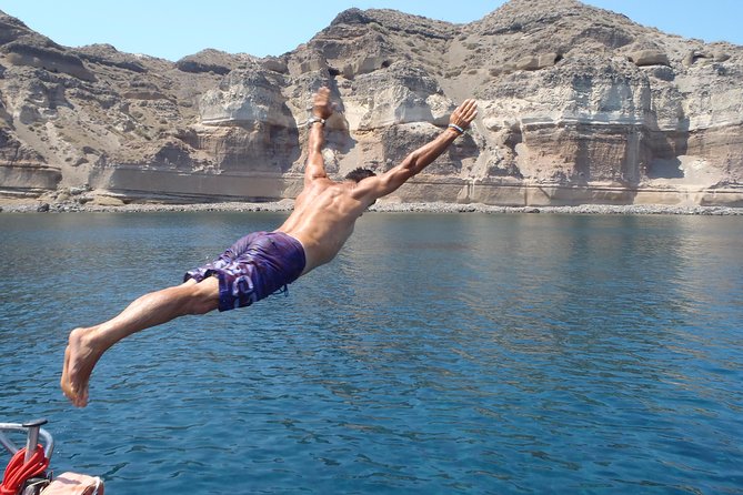 Morning Caldera Sailing Cruise - The Seafood BBQ Lunch Aboard the Boat