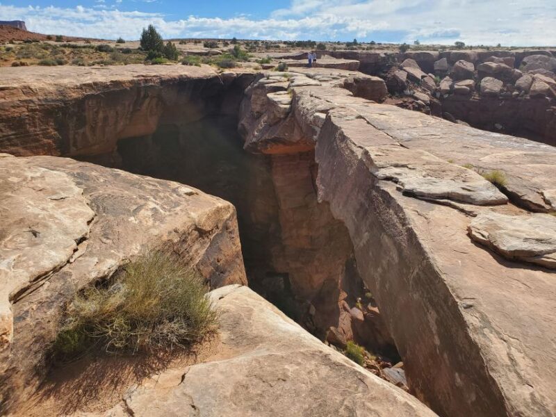 Morning Canyonlands Island In The Sky 4x4 tour - Exploring the Rugged Terrain of Canyonlands in a Jeep Rubicon