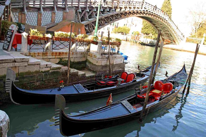 Morning City Walking and Gondola Ride Tour in Venice - Key Points
