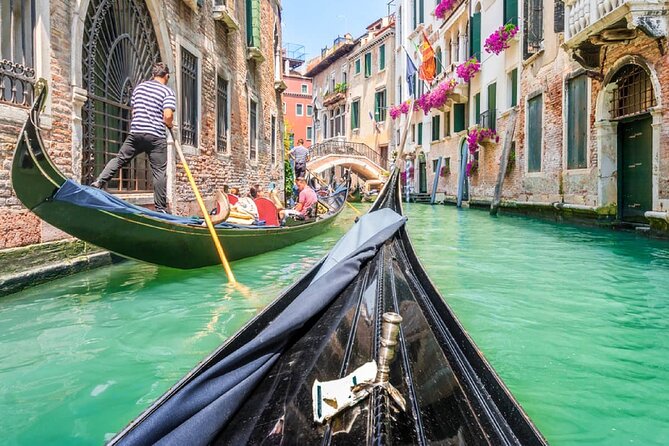 Morning City Walking and Gondola Ride Tour in Venice - Visiting St. Marks Square and Surrounding Streets