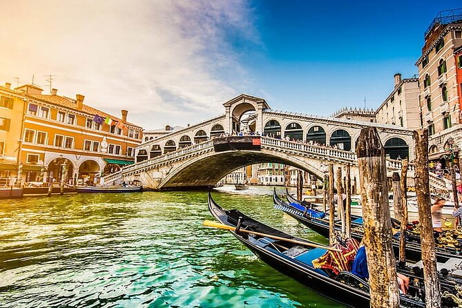 Morning Magic: Venice City Walk and Gondola Tour - The Gondola Ride: A Classic Venetian Experience