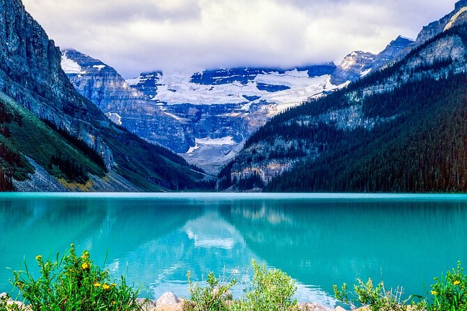 Morning Tour at Moraine Lake(2hrs) & Lake Louise(2hrs) - Who Will Appreciate This Tour Most