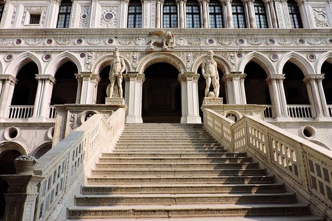 Morning Venice Walking Tour plus Doge's Palace Guided Visit - The Role of the Guide and Tour Pacing
