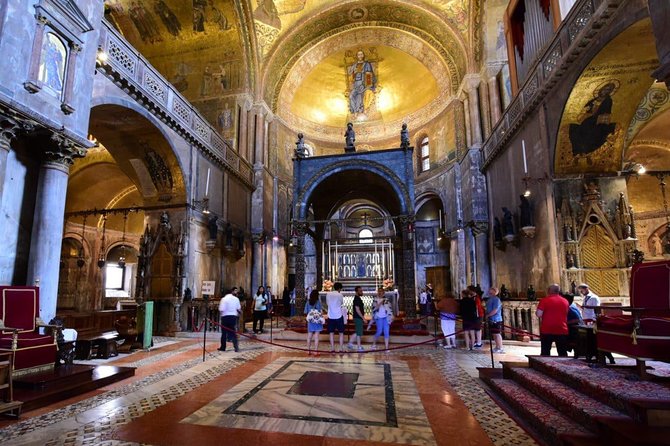Morning Venice Walking Tour plus St Mark's Basilica Guided Visit - Practical Details: Group Size, Weather, and Dress Code