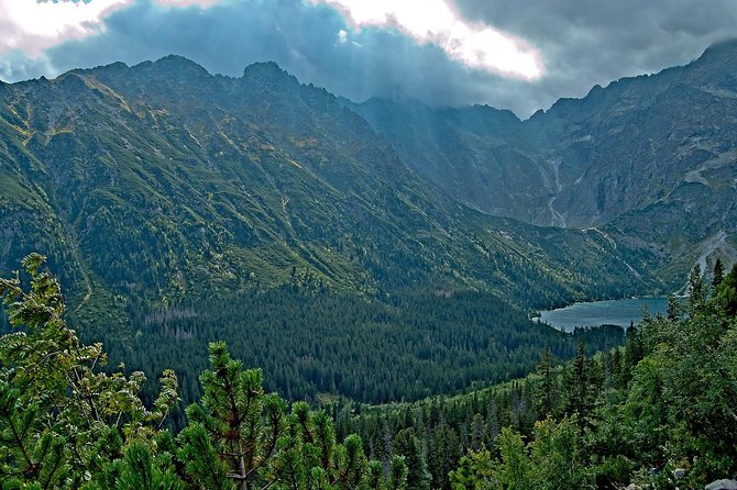 Morskie Oko - private tour from Krakow - Hike to Lake Morskie Oko: Scenic 9-Kilometer Trek