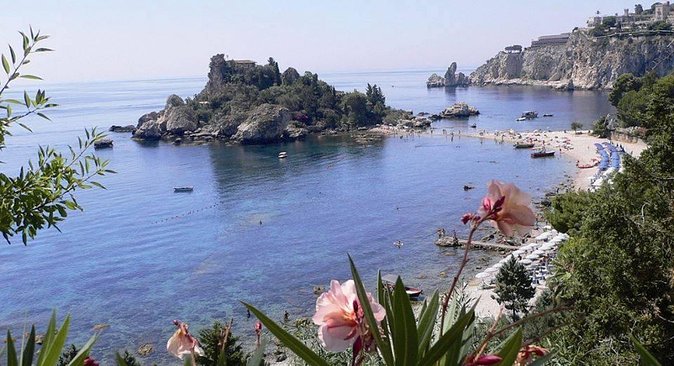 Mount Etna, Lunch in a Winery and Taormina Private Day-Trip from Messina - Explore Sicily’s Volcanic Majesty and Coastal Charm in One Day
