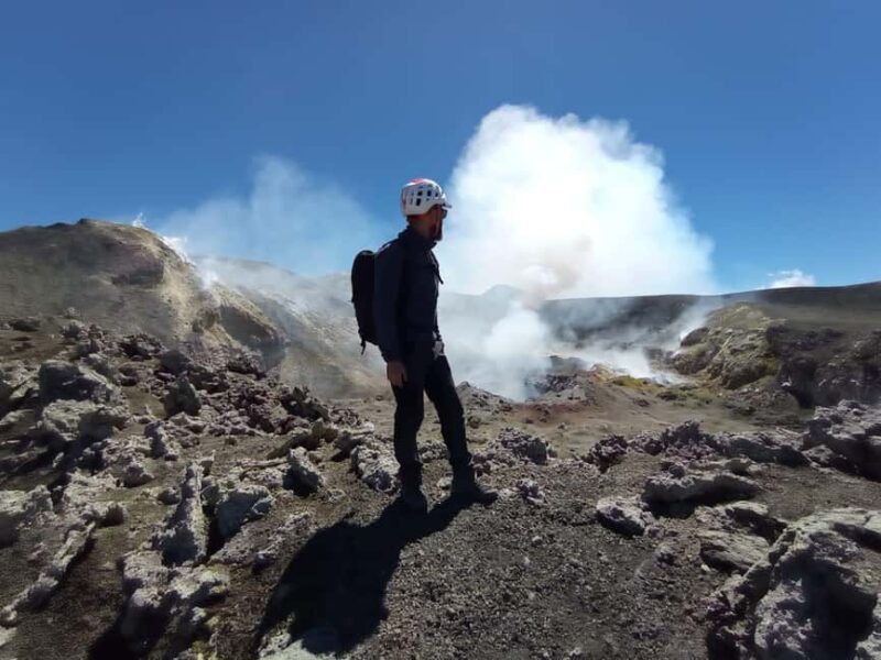 Mount Etna: Top Craters by 4x4 and Trekking Tour - Guides’ Expertise and Multilingual Support