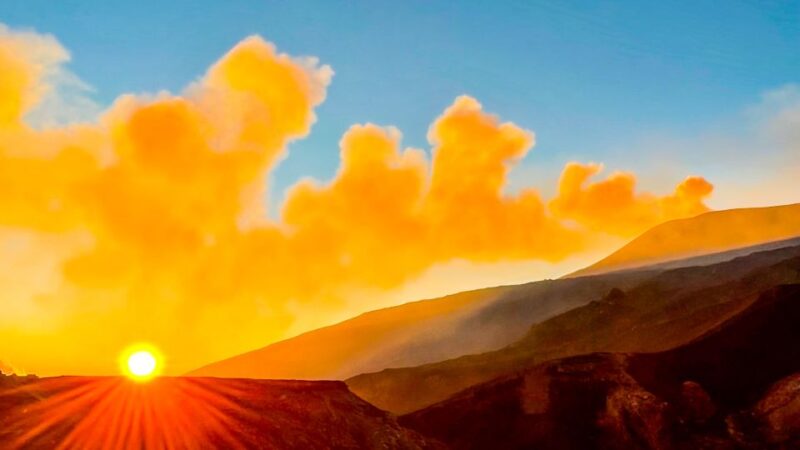 Mount Etna: Trek to 3000m with cable car and 4x4 - Guides and Group Size