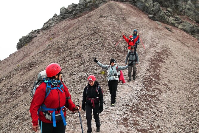 Mountaineering Malinche (4,460 meters) - Climbing Along the Mountain Crest Toward the Summit