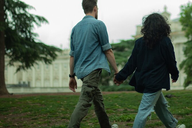 Movie Inspired 30 Minute Private Photoshoot in Madrid - Meeting Point and Pacing