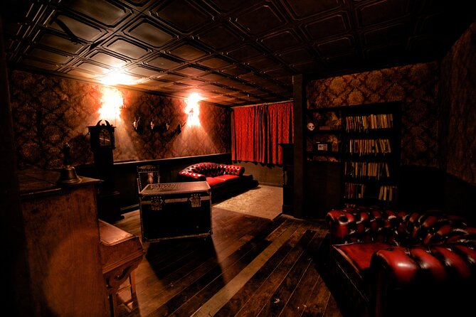 moviESCAPE Stockport Haunted House II Demon's Curse Escape Room - Exciting Haunted House Escape in Manchester for Small Groups
