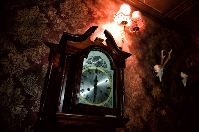 moviESCAPE Stockport Haunted House II Demon's Curse Escape Room - The Experience: Guides and Atmosphere