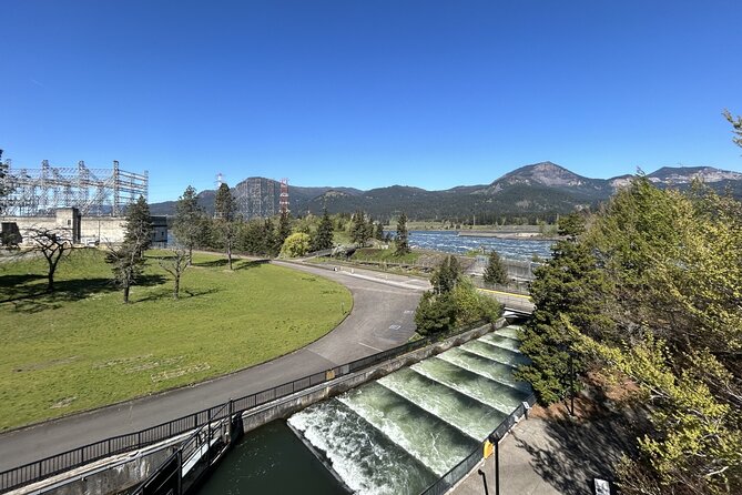 Mt Hood, Waterfalls, and Wine Tour with Tasting Fees Included - Wine Tasting at Cathedral Ridge Winery and Hood River Charm