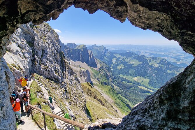 Mt Pilatus and Lucerne Day Trip from Zurich With Lake Cruise - The Experience of the Guides and Tour Organization