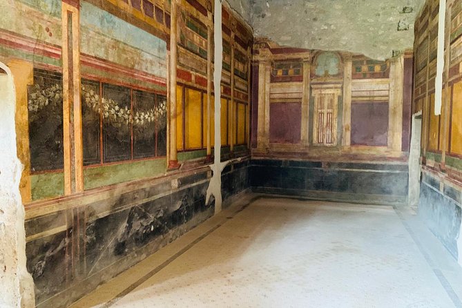 Mt Vesuvius and Pompeii Tour by Bus from Sorrento - Practical Details: Transport, Guides, and Group Size