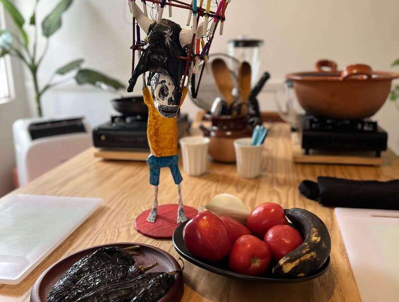 Muchos moles: Multi-variety mole cooking class and feast - Key Points