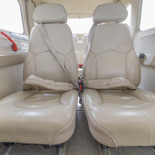 München: Rundflug München, Seen, Schlösser, Alpen abAugsburg - Exploring the Bavarian Lakes and the Fünfseenland Region